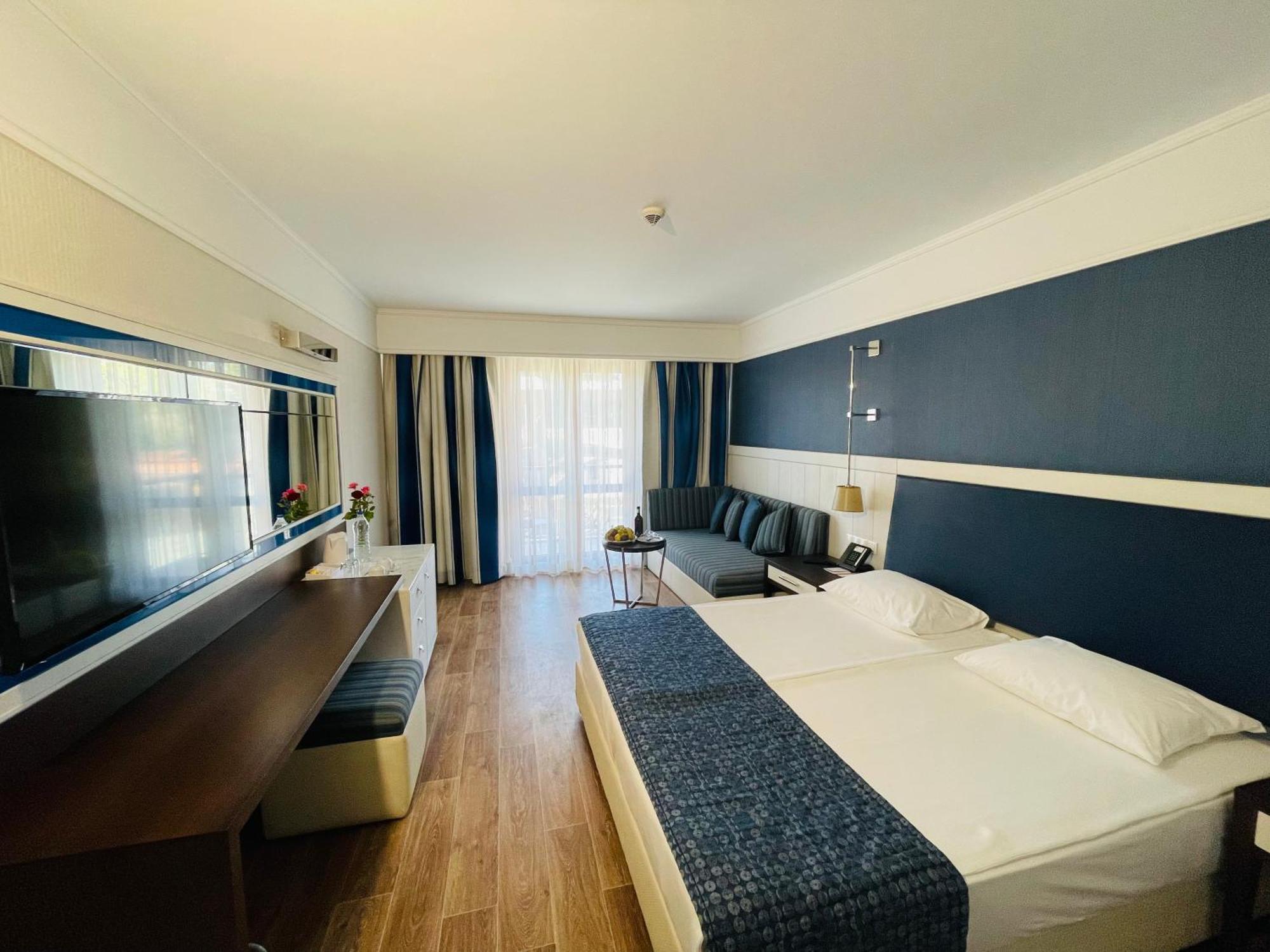 Club Grand Side Hotel Buitenkant foto